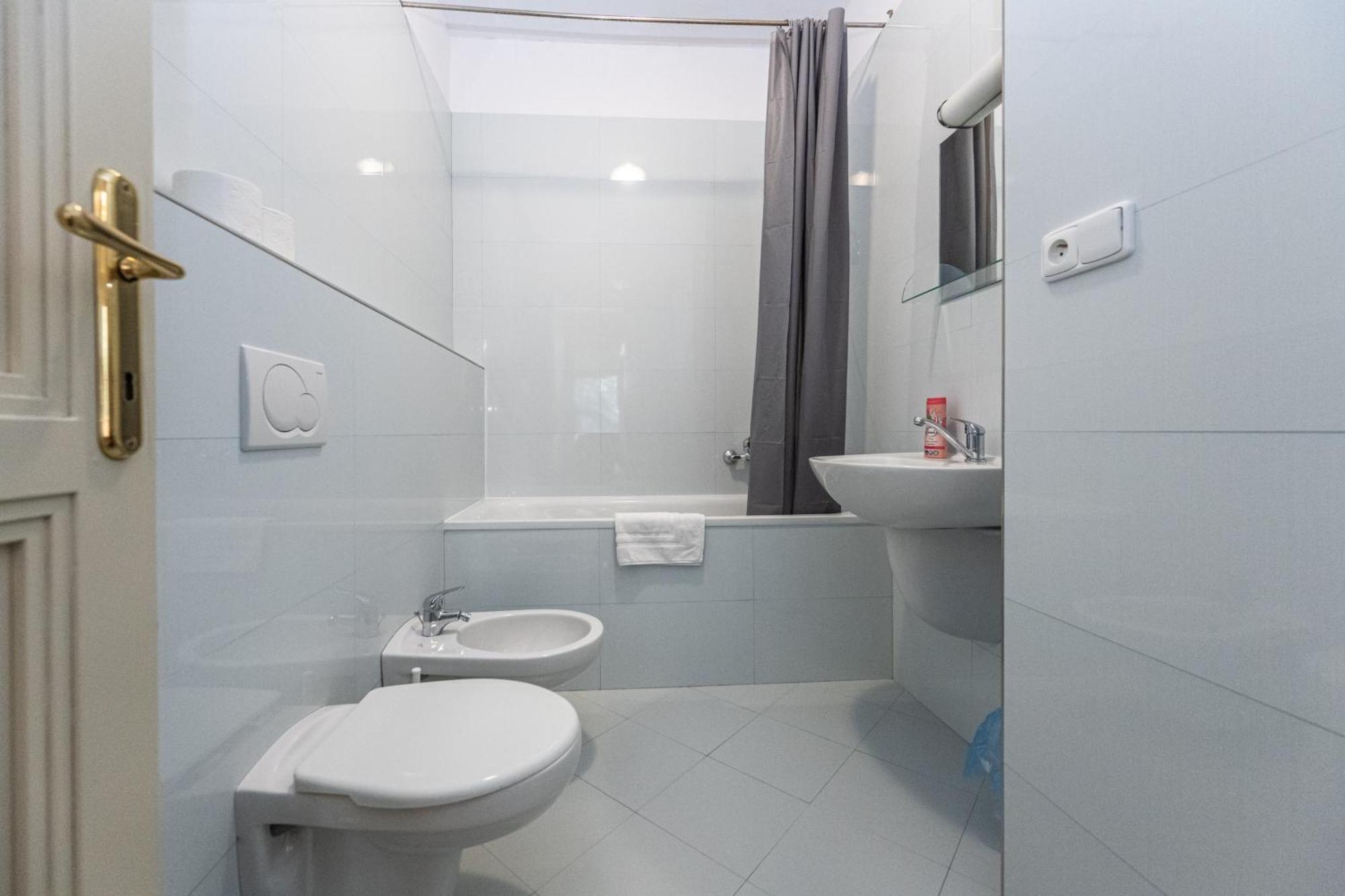 Jiriho Z Podebrad Apartments Prague Luaran gambar