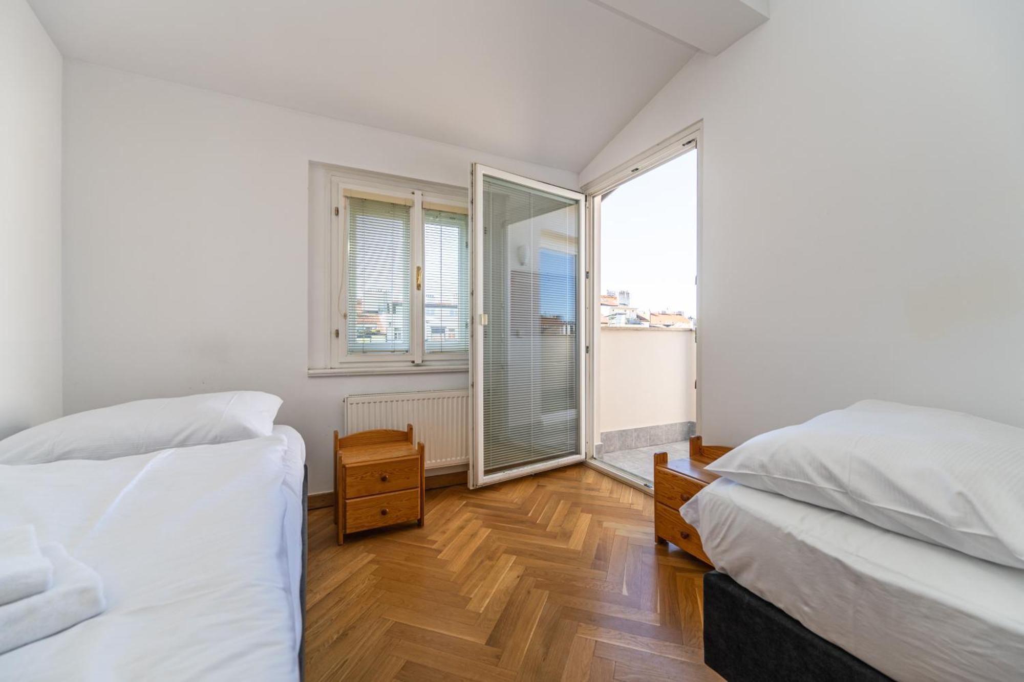 Jiriho Z Podebrad Apartments Prague Luaran gambar