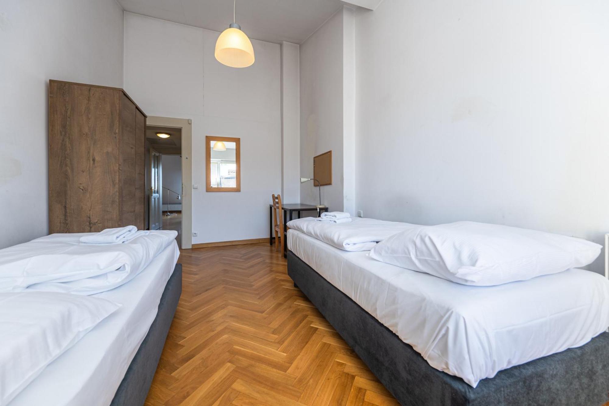 Jiriho Z Podebrad Apartments Prague Luaran gambar