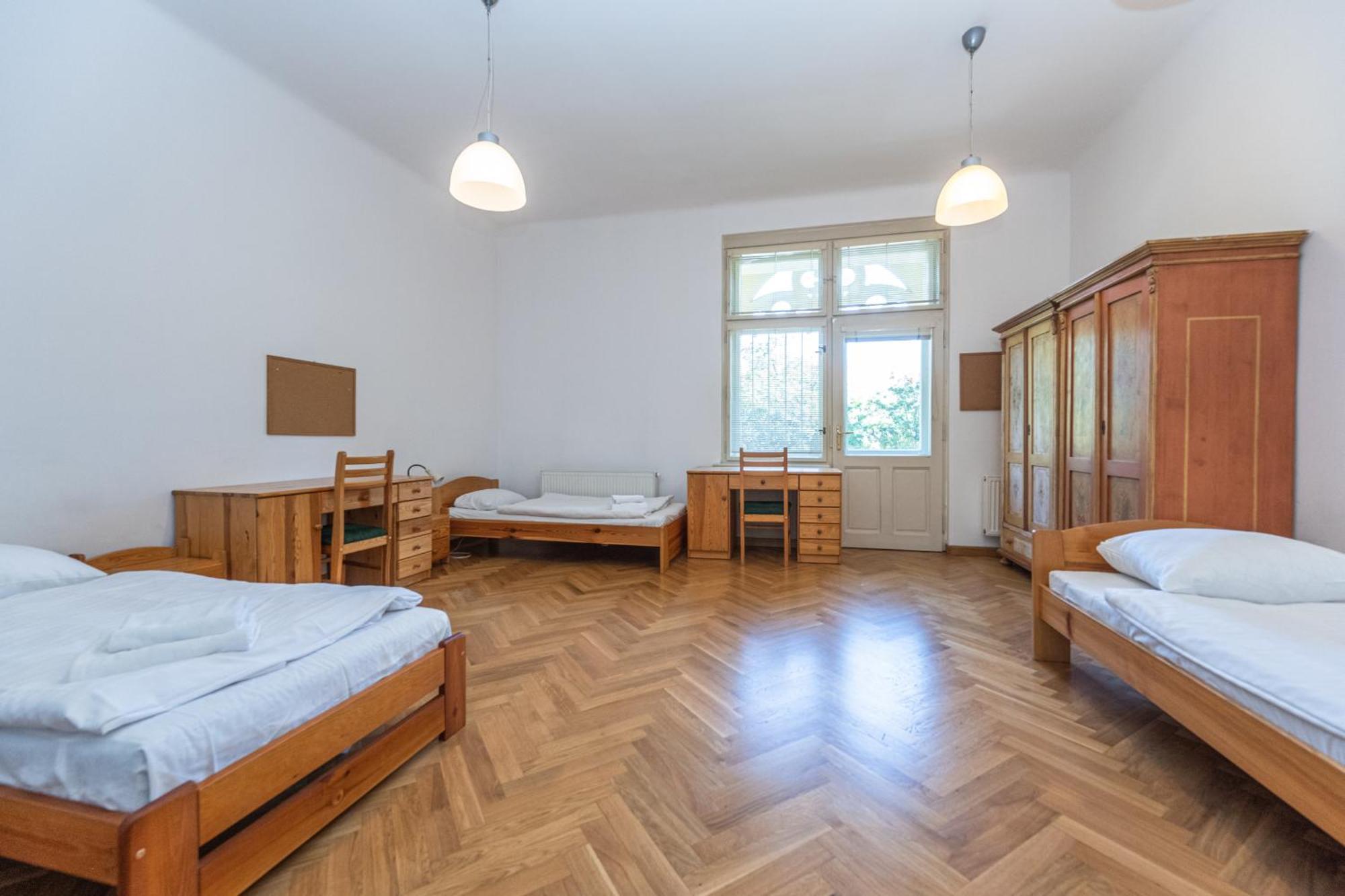 Jiriho Z Podebrad Apartments Prague Luaran gambar